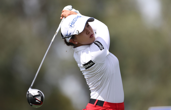 Kim Sei-Young of Korea tees off from the ninth hole during the final round of the ANA Inspiration at Mission Hills Country Club in Rancho Mirage, California on Sunday. [AFP/YONHAP]