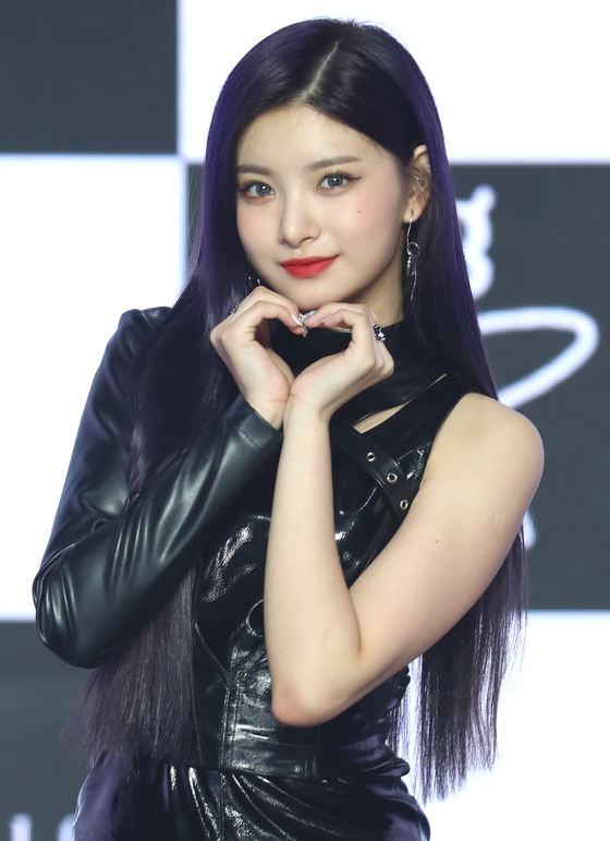 Yiren of girl group Everglow [YUE HUA ENTERTAINMENT]