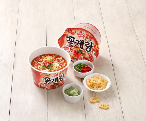 Binggrae’s crab-flavored snack Ggotgerang is made into noodles by Ottogi. [OTTOGI]