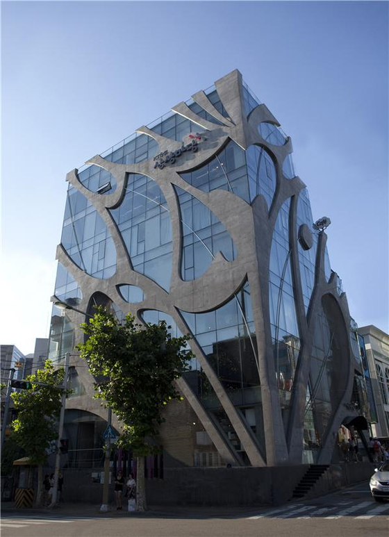 KT&G's Sangsang Madang Hongik University branch [KT&G]