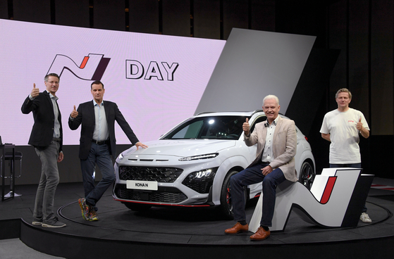 Hyundai Motor introduces the all-new Kona N sports utility vehicle (SUV) during a digital showcase, Tuesday. This is the first SUV released under the carmaker’s high-performance N brand. The vehicle comes with a 2.0-liter turbocharged engine that can deliver up to 280 horsepower and can reach 100 kilometers per hour in 5.5 seconds, Hyundai says. Its launch is planned for the second half of the year. [HYUNDAI MOTOR]