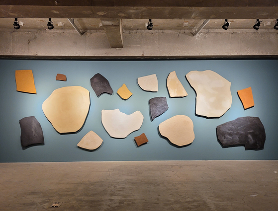 ″Abstract Matters,″ a solo show of the London-based Korean artist Meekyoung Shin, at CR Collective in western Seoul. [MOON SO-YOUNG]