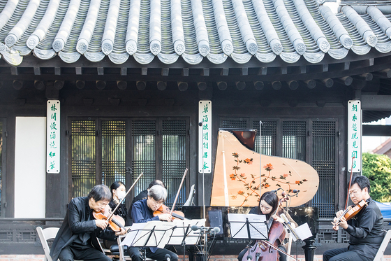 The annual Seoul Spring Festival of Chamber Music is held at various venues including late President Yun Bo-seon's hanok (traditional Korean-style house) residence in central Seoul. [SSF]