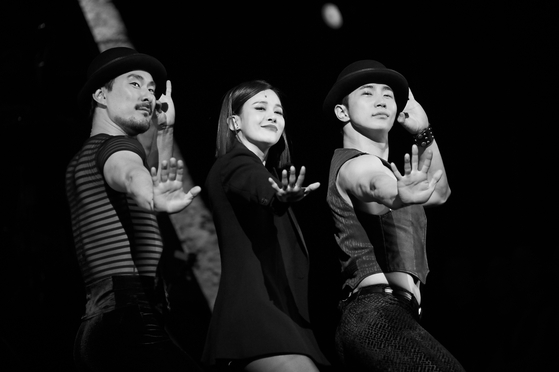 A scene from “Chicago” [SEENSEE COMPANY] 