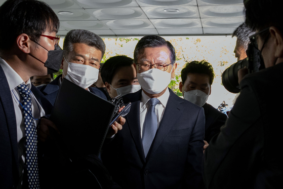 Park Sam-koo, a former chairman of Kumho Asiana Group, before he attends an arrest warrant hearing at the Seoul Central District Court on Wednesday [NEWS1]