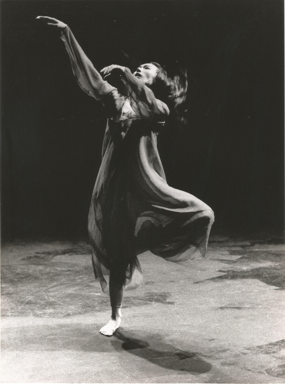 Choreographer Ahn Shin-hee's "Heat of the Earth" (1983), will be recreated for this year's "MODAFE Museum." [CHOE YOUNG-MO]