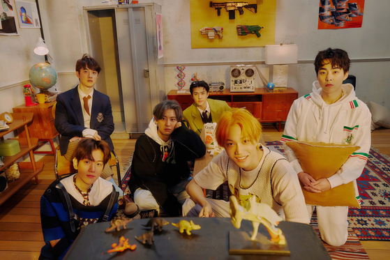 The teaser image for boy band Exo's upcoming album ″Don't Fight the Feeling″ to drop on June 7 [SM ENTERTAINMENT]