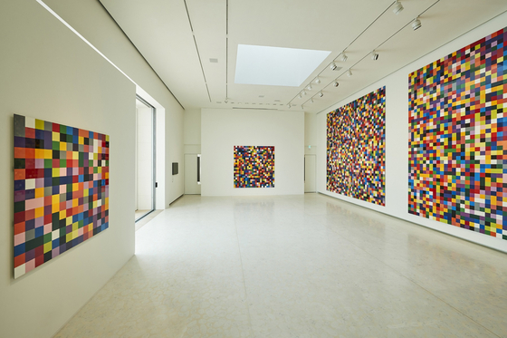 A solo show of Gerhard Richter at the Espace Louis Vuitton Seoul in Gangnam, Seoul. [ESPACE LOUIS VUITTON]