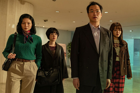 Bek portrayed a hysterical executive involved in corporate corruption in the film "Samjin Company English Class." [LOTTE ENTERTAINMENT]