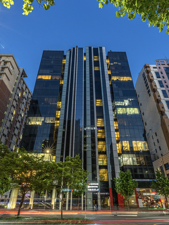 Shares in one floor of a 15-story building in Seocho, southern Seoul, are being offered by Kasa Korea next month. [KASA KOREA]
