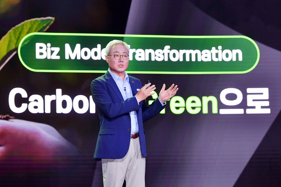 SK Innovation President and CEO Kim Jun speaks during a press and investor event held Thursday at the Conrad Seoul Hotel in Yeouido, western Seoul. [SK INNOVATION]