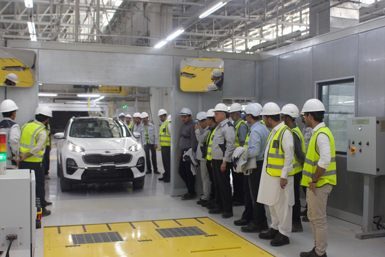 A Kia car being produced at factory of Lucky Motor Corporation Ltd., as part of the partnership between YB Group and Kia Motors in Pakistan. [EMBASSY OF PAKISTAN IN KOREA]