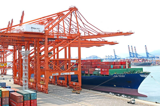  An HMM ship is seen at a terminal in Busan on July 18. [HMM]