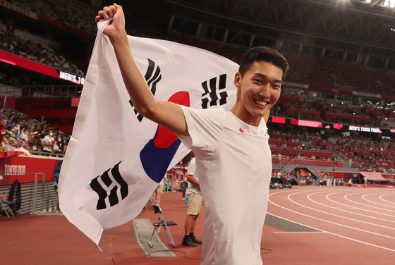 Twenty-five-year-old Woo Sang-hyeok, who cleared the bar at 2.35 meters in the men's high jump final, setting a new Korean record. [YONHAP]