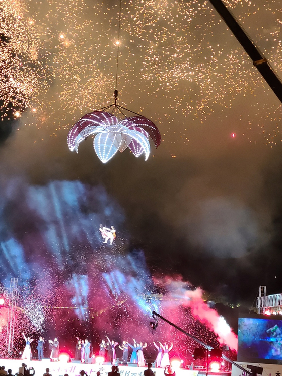 The opening festival held in Gongju, South Chungcheong, on Aug. 13. [JANG NAM-MI]