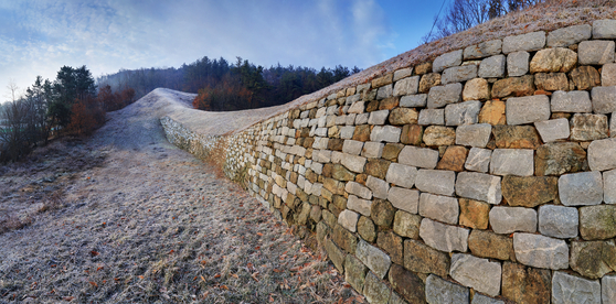 Naseong city wall in Buyeo [CULTURAL HERITAGE ADMINISTRATION]