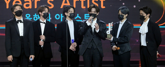 BTS receives the Grand Prize during last year's ″The Fact Music Awards, TMA.″ [ILGAN SPORTS] 