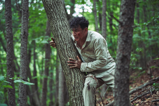Hwang wanted his action scenes to portray a man desperate to survive. [NEXT ENTERTAINMENT WORLD]             
