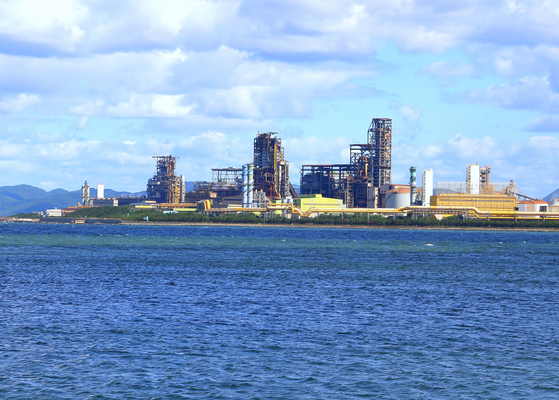  Posco’s Finex-based factory at Pohang Works, which is essential in the hydrogen-based reduction ironmaking process. [POSCO]