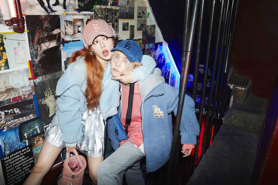 HyunA, left, and Dawn [ILGAN SPORTS]