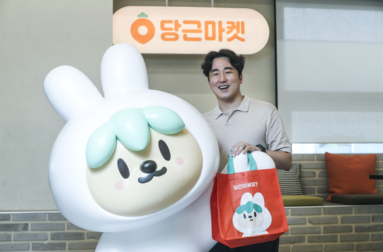 Gary Kim, co-founder and co-CEO of Danggeun Market, poses for a photo during an interview with the JoongAng Ilbo at the company’s office in Seocho District, southern Seoul on Aug. 13. [KIM SEONG-RYONG]