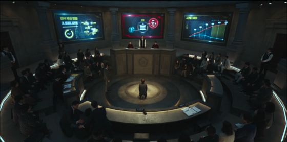 The courtroom in "The Devil Judge" broadcasts trials and exposes all crimes to the public. [TVN]