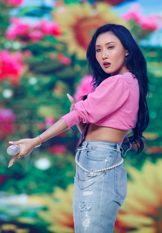 Hwasa [ILGAN SPORTS]