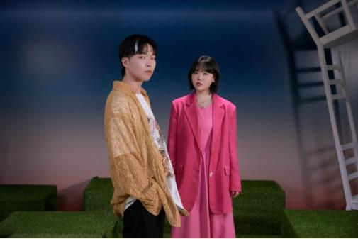 AKMU [YG ENTERTAINMENT]