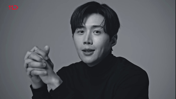 An advertisement video on YouTube featuring Kim Seon-ho resumed on Monday after recent backlash the actor faced for pressuring his ex-girlfriend to have an abortion. [SCREEN CAPTURE]