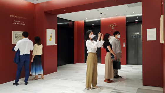 An art space at Shinsegae Duty Free store in Myeongdong, central Seoul. [SHINSEGAE DUTY FREE]