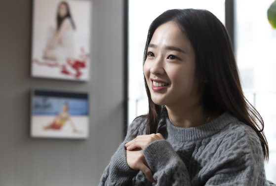 Son Yeon-jae talks to the JoongAng Ilbo at Leap Studio in Yongsan, central Seoul on Monday. [JOONGANG ILBO]