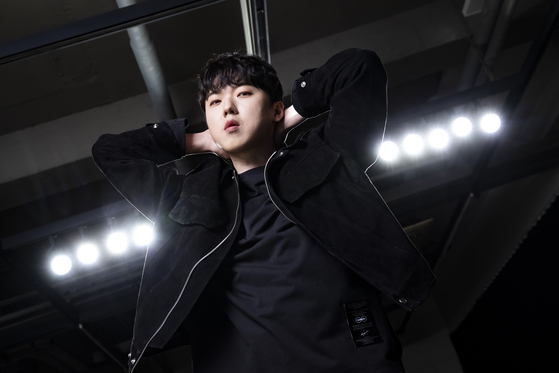 Singer Kang Hyung-ho, a member of crossover quartet Forestella debuted as a soloist with his first solo album on Nov.10. [PARK JONG-KEUN] 