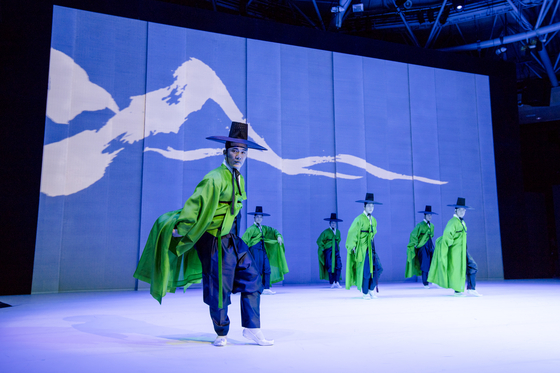 The National Dance Company of Korea presents "New Day" for the upcoming lunar new year holidays. [NATIONAL THEATER OF KOREA]