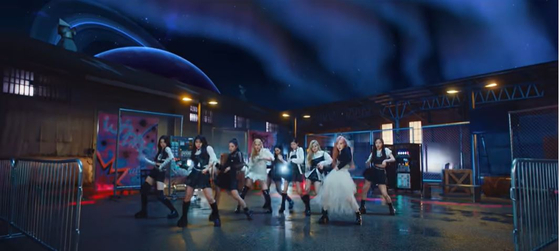 A scene from Kep1er's teaser of ″Wa Da DA,″ which was released on Wednesday. [SCREEN CAPTURE]