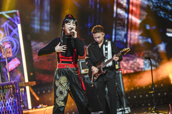 Band AUX came in third place in ″Captain of Poong-New — Korean Traditional Music Meets Pop Music″ and is nicknamed ″Joseon metal.″ [JTBC]