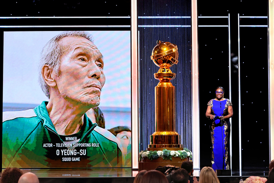 Actor Oh Young-soo wins the Best Performance by an Actor in a Television Supporting at the 79th annual Golden Globe Awards at The Beverly Hilton Hotel in Los Angeles, Sunday. [AFP/YONHAP]