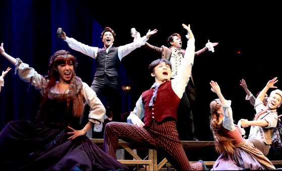 Korean musical ″Frankenstein″ is being staged at the Blue Square in central Seoul. [ILGAN SPORTS]