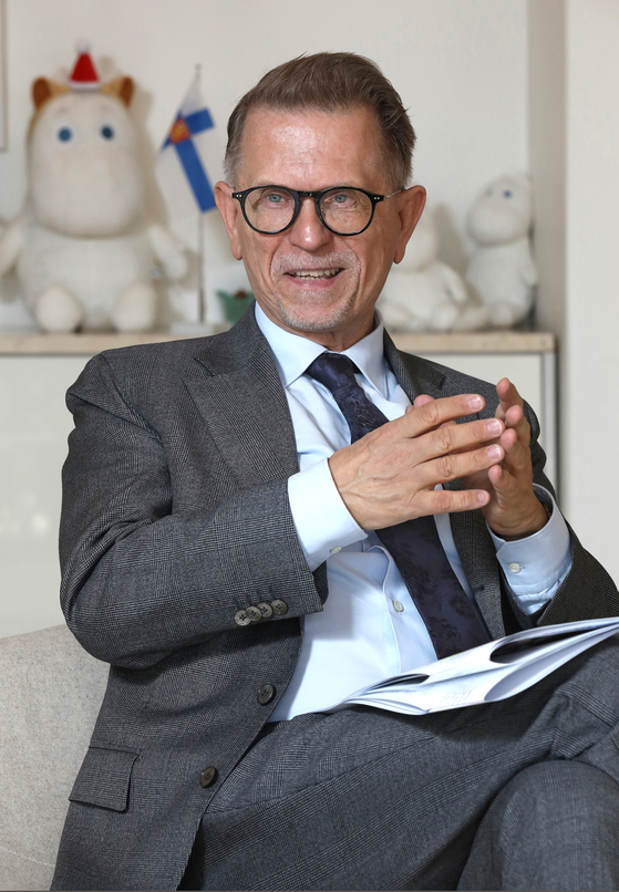 Pekka Metso, ambassador of Finland to Korea, speaks with the Korea JoongAng Daily at the diplomatic residence in Seoul on Jan. 4. [PARK SANG-MOON]