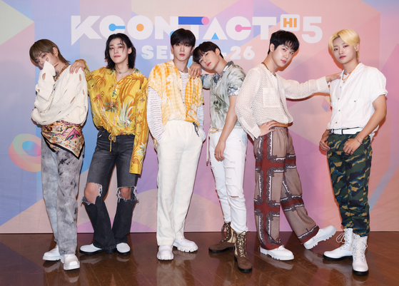 Members Kim Dong-han, first from left, Yoo Yong-ha, second from left, Kang Seok-hwan, sixth from left, tested positive for Covid-19, according to Oui Entertainment on Wednesday. [ILGAN SPORTS]