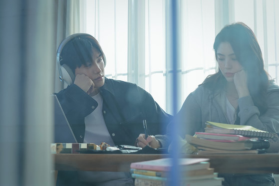 Disney+'s ″Soundtrack #1″ will star actor Park Hyung-sik, left, and Han So-hee. [DISNEY+]