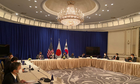 The Korea-U.S.-Japan ministerial meeting in New York on Sept. 23, 2021. [YONHAP]