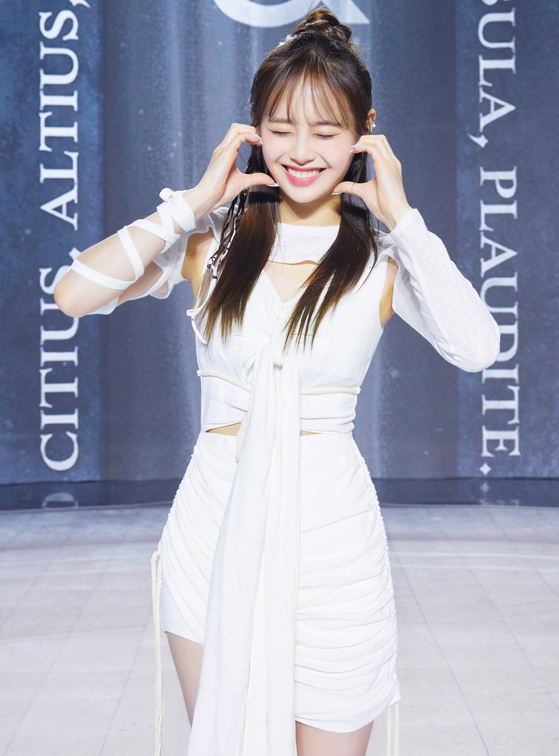 Chuu from Loona [BLOCKBERRY CREATIVE]