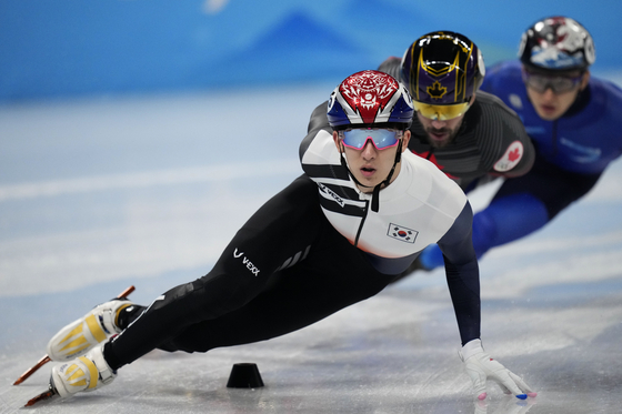 Park Jang-hyuk races in his men's 1,500-meter quarterfinal during the short track speed skating competition at the 2022 Winter Olympics on Feb. 9 in Beijing. [AP/YONHAP]