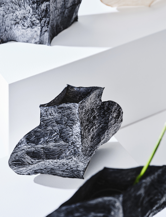 These incense holders are part of Kim's ″Poly Series″ - they are actually sturdier than they look. [SEOUL DESIGN FOUNDATION]
