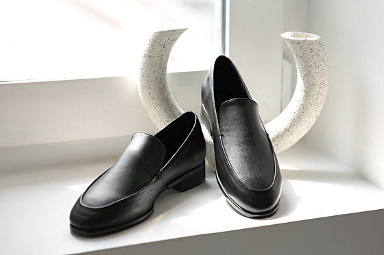 These black loafers from Wicked Lover are made from cactus leather. [WICKED LOVER]