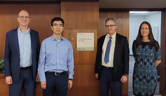 Lee Hong-rak, computer science professor at the University of Michigan, second from left, attends a ceremony to celebrate the opening of LG AI Research in Ann Arbor, Michigan, on Wednesday, along with members of the university's faculty. [LG CORPORATION] 