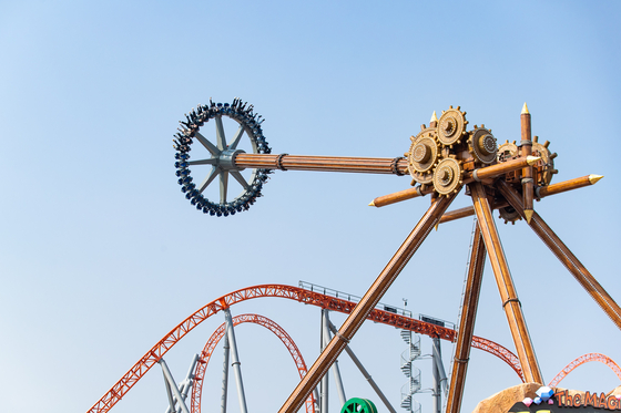 Lotte World Adventure Busan's Giant Swing [LOTTE WORLD ADVENTURE BUSAN]
