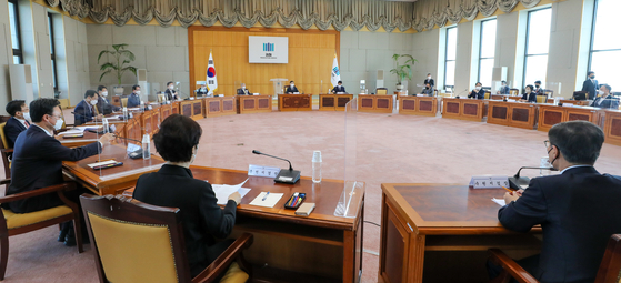 Prosecutor General Kim Oh-soo presided over a meeting of regional chief prosecutors at the Supreme Prosecutors' Office in Seocho District, southern Seoul on Monday morning. [YONHAP] 