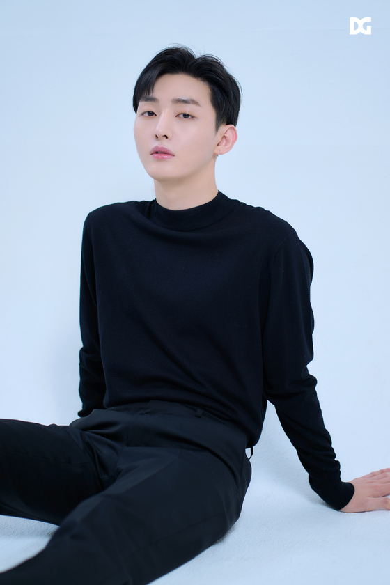 Yoon Ji-sung [DG ENTERTAINMENT]             