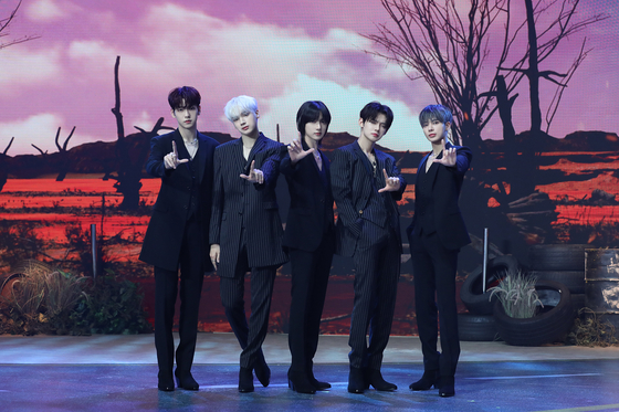 Boy band Tomorrow X Together [BIG HIT MUSIC]
